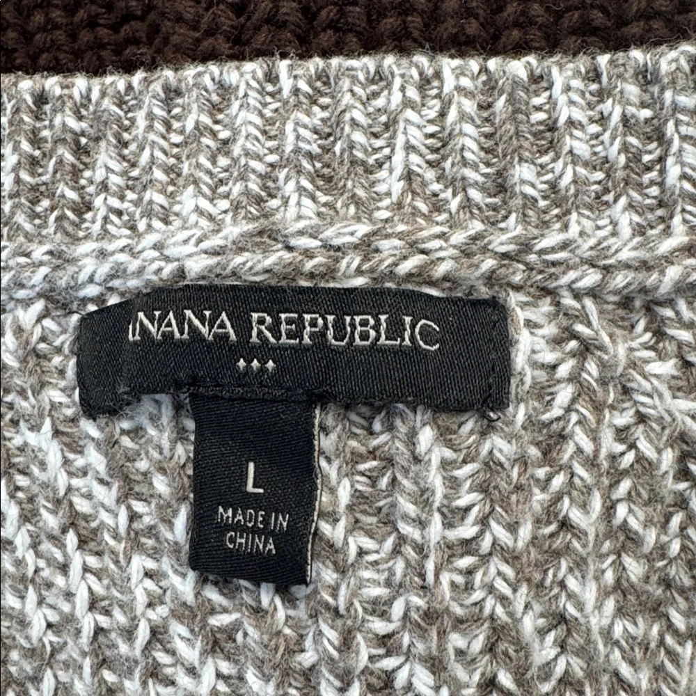 Banana Republic. Men's Gray, White, and Brown Sweater